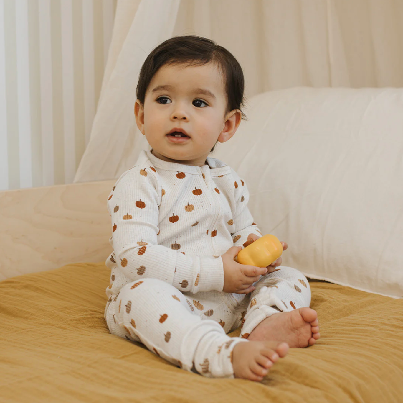 Pumpkin Print on Heathered Oatmeal Convertible Sleeper