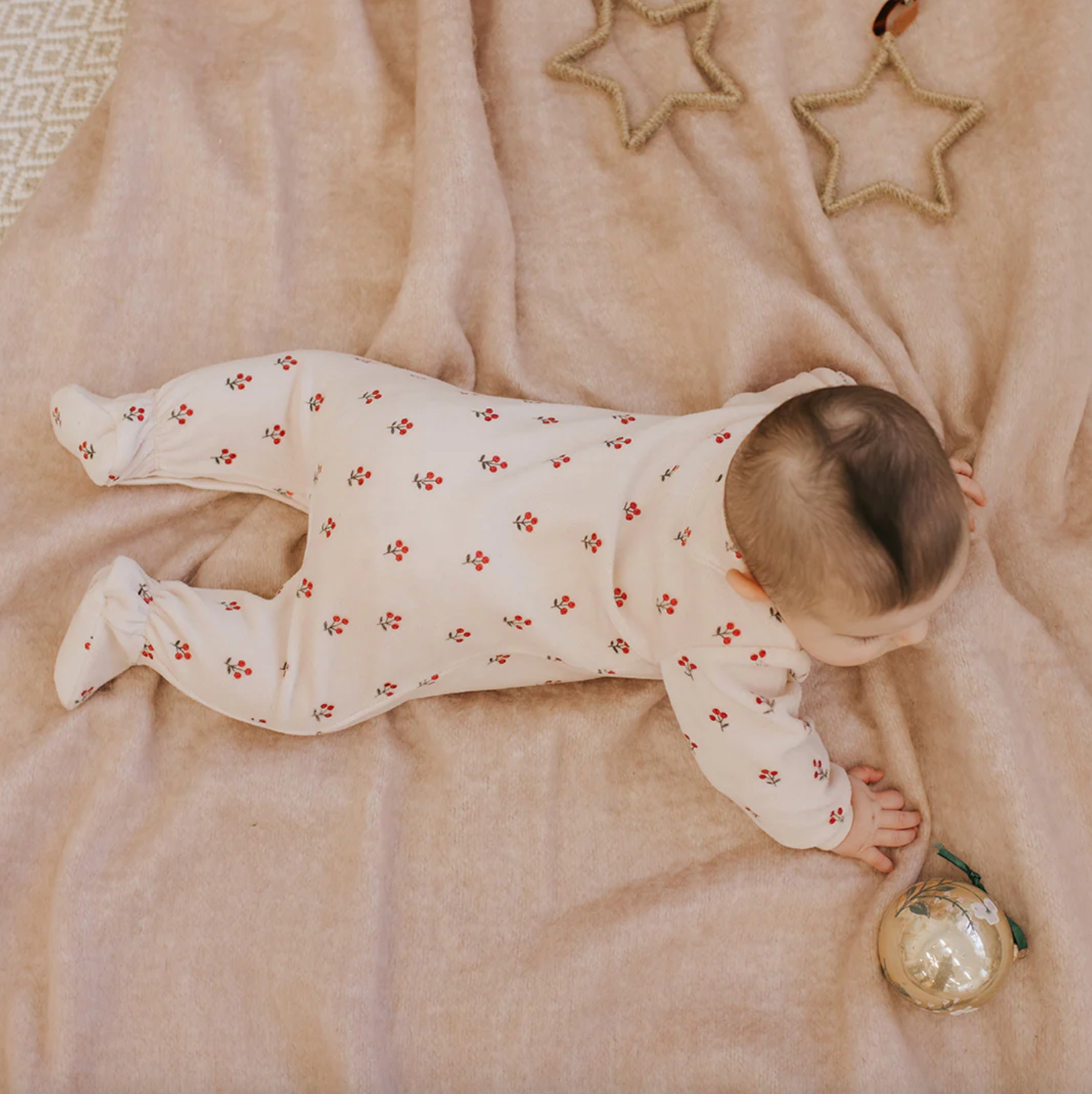 Velour Winterberry Print on Light Pink Sleeper